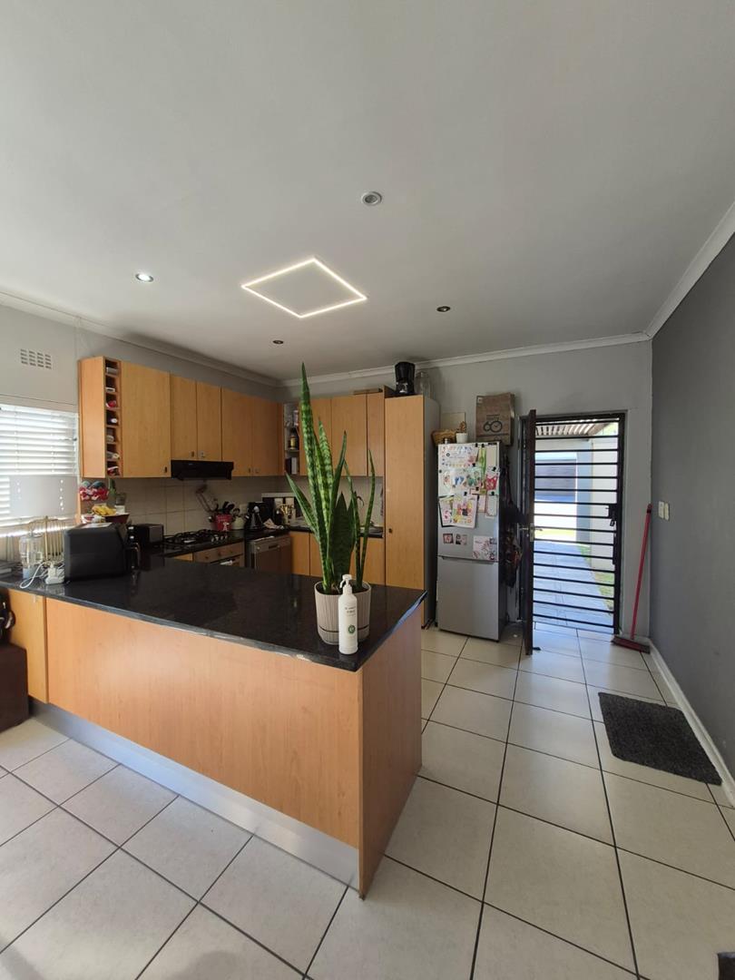 3 Bedroom Property for Sale in Plattekloof Western Cape